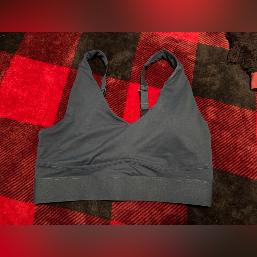 Fabletics sports bra (NEW)